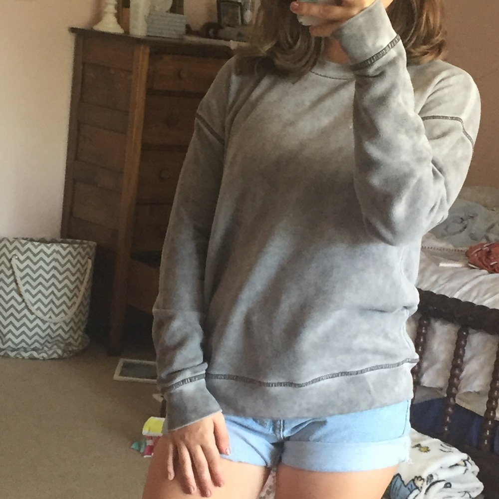AMERICAN EAGLE GRAY SWEATSHIRT!!!